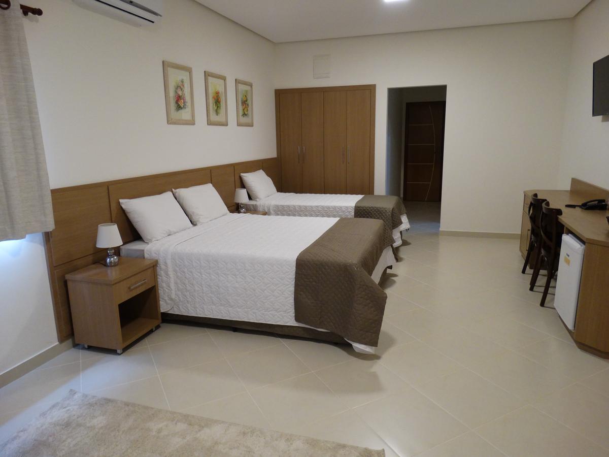 Hotel E Restaurante Sabor De Minas Салинас Екстериор снимка